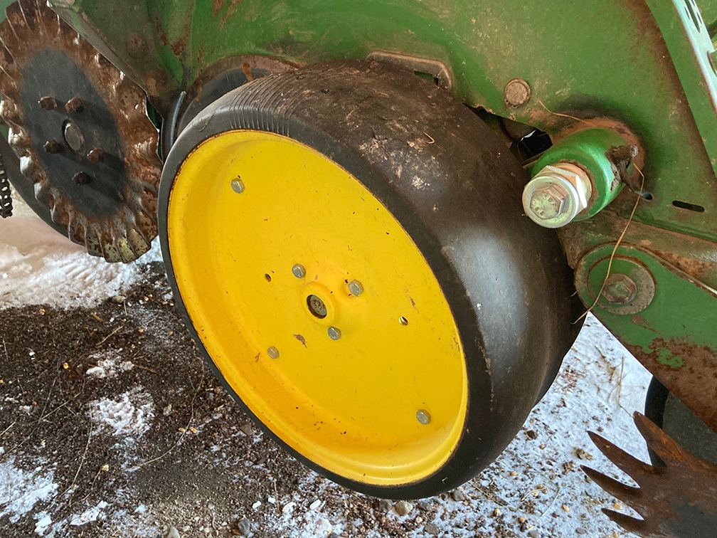 John Deere Flex 71 Planter Plates Repainting The John Deere 71 1